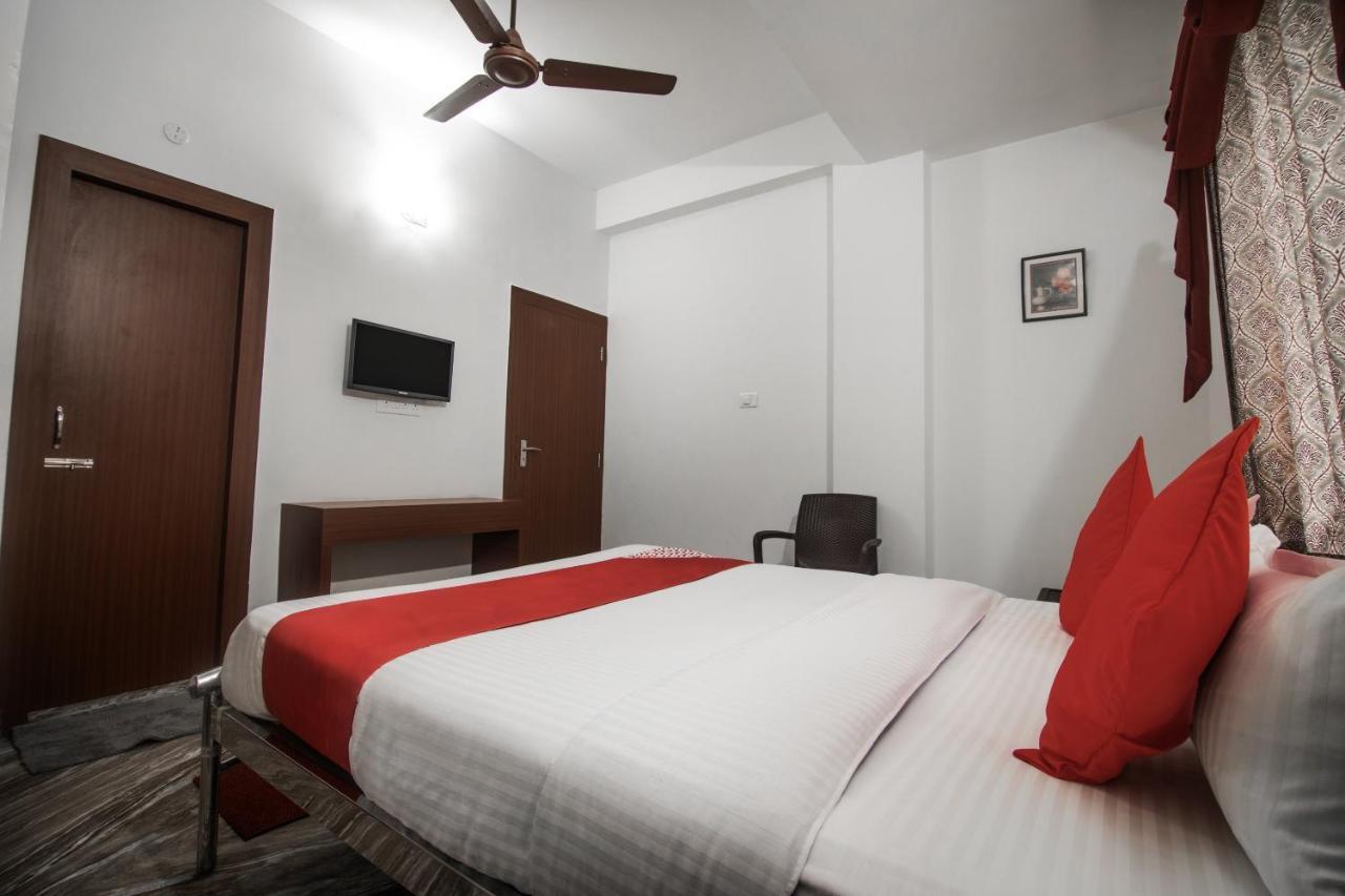 Oyo 14431 Sai Nivas Hotel Guwahati Luaran gambar