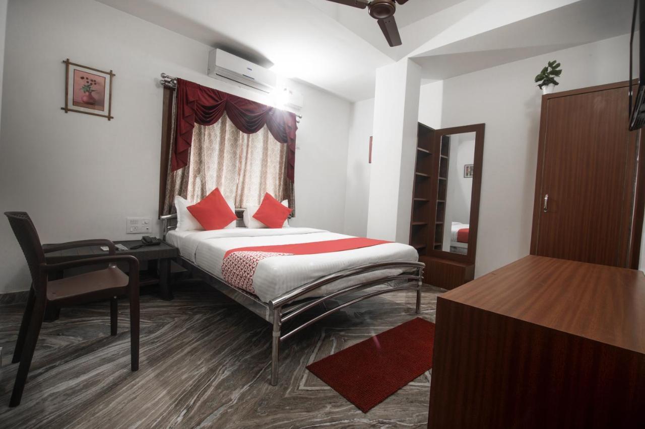 Oyo 14431 Sai Nivas Hotel Guwahati Luaran gambar