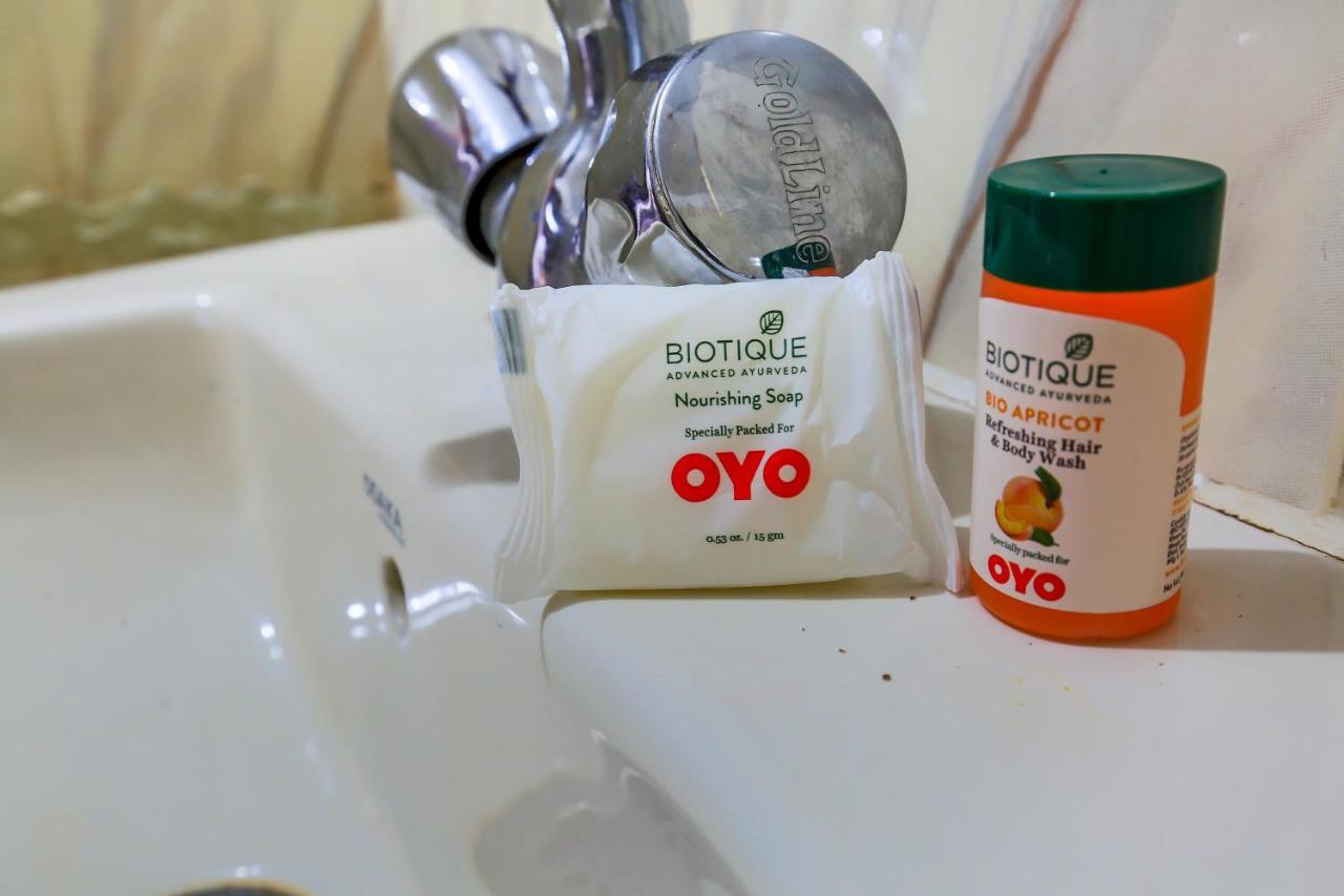 Oyo 14431 Sai Nivas Hotel Guwahati Luaran gambar